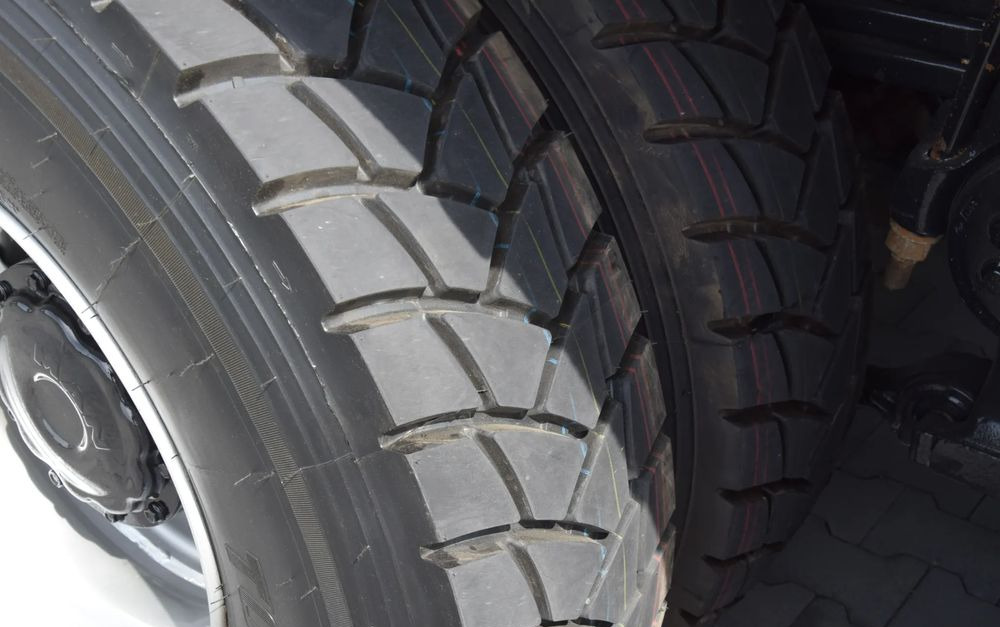 MAN TGS 26.400 / 6x4 / EURO 6 / UDT / HDS FASSI 165 / WYSUW x3 / ROTATOR / CHWYTAK / STEROWANIE RADIOWE / WZMOCNIONA RAMA / WYWROTKA / HYDROBURTA / AUTOMAT / 2017 / NOWE OPONY - 100% / NISKI PRZEBIEG - Leasing MAN TGS 26.400 / 6x4 / EURO 6 / UDT / HDS FASSI 165 / WYSUW x3 / ROTATOR / CHWYTAK / STEROWANIE RADIOWE / WZMOCNIONA RAMA / WYWROTKA / HYDROBURTA / AUTOMAT / 2017 / NOWE OPONY - 100% / NISKI PRZEBIEG: das Bild 14 MAN TGS 26.400 / 6x4 / EURO 6 / UDT / HDS FASSI 165 / WYSUW x3 / ROTATOR / CHWYTAK / STEROWANIE RADIOWE / WZMOCNIONA RAMA / WYWROTKA / HYDROBURTA / AUTOMAT / 2017 / NOWE OPONY - 100% / NISKI PRZEBIEG - Leasing MAN TGS 26.400 / 6x4 / EURO 6 / UDT / HDS FASSI 165 / WYSUW x3 / ROTATOR / CHWYTAK / STEROWANIE RADIOWE / WZMOCNIONA RAMA / WYWROTKA / HYDROBURTA / AUTOMAT / 2017 / NOWE OPONY - 100% / NISKI PRZEBIEG: das Bild 14