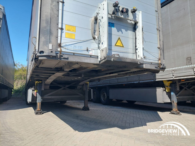 Schmitz Cargobull SCB*S3T - Planenauflieger: das Bild 4 Schmitz Cargobull SCB*S3T - Planenauflieger: das Bild 4