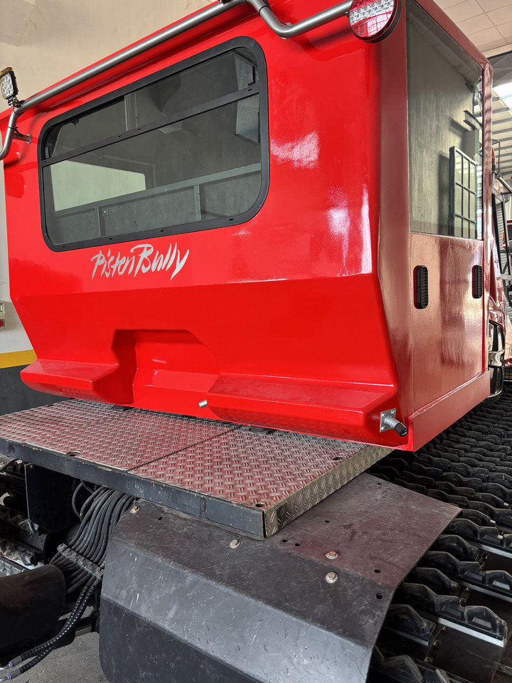 Pistenbully PB100 with Cabin - Kommunal-/ Sonderfahrzeug: das Bild 4 Pistenbully PB100 with Cabin - Kommunal-/ Sonderfahrzeug: das Bild 4