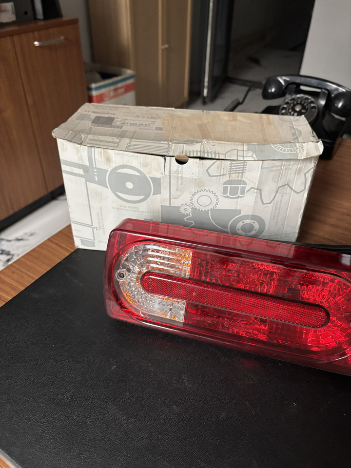 MERCEDES-BENZ G W463 G SERIES TAIL LIGHT - Heckleuchte: das Bild 2 MERCEDES-BENZ G W463 G SERIES TAIL LIGHT - Heckleuchte: das Bild 2