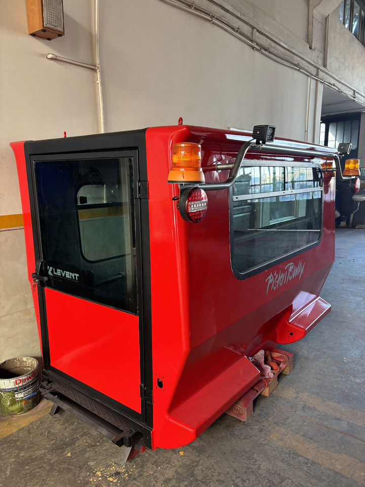 Pistenbully Cabin 5 person PISTENBULLY PB100 CABIN - Schneeräumfahrzeug: das Bild 1 Pistenbully Cabin 5 person PISTENBULLY PB100 CABIN - Schneeräumfahrzeug: das Bild 1