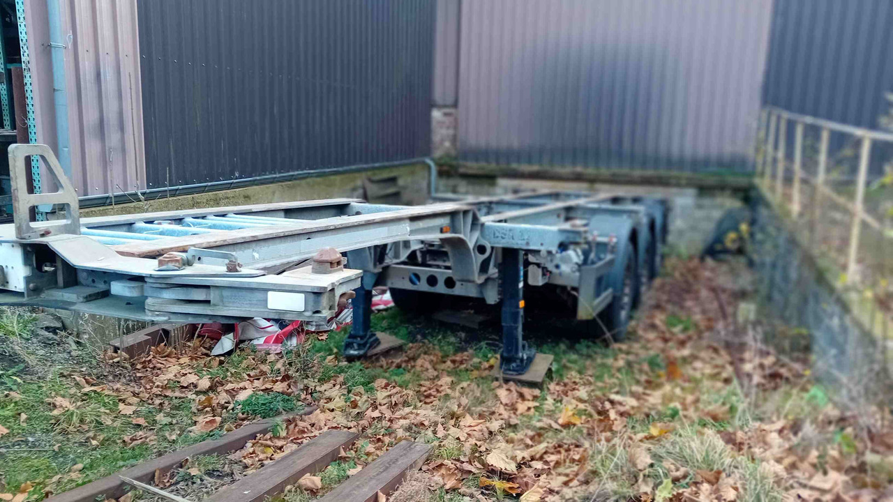 SCHMITZ CARGOBULL châssis porte-conteneur semi-remorque Os - type SGF*3 - adaptable pour conteneur 20' et 40' - Container/ Wechselfahrgestell Auflieger: das Bild 2 SCHMITZ CARGOBULL châssis porte-conteneur semi-remorque Os - type SGF*3 - adaptable pour conteneur 20' et 40' - Container/ Wechselfahrgestell Auflieger: das Bild 2