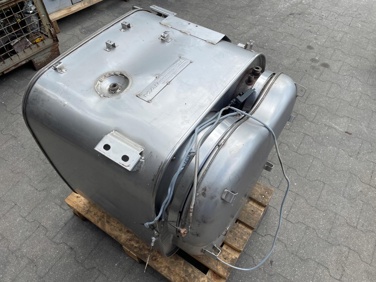 KATALIZATOR MAN TGX TGS EURO 6 DPF TŁUMIK WYDECH 81151036114 - Auspuff für LKW: das Bild 3 KATALIZATOR MAN TGX TGS EURO 6 DPF TŁUMIK WYDECH 81151036114 - Auspuff für LKW: das Bild 3