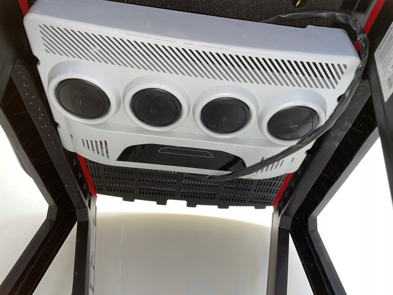 KLIMATYZACJA POSTOJOWA SLIM SCANIA NTG MC2358116 - Klimakompressor für LKW: das Bild 5 KLIMATYZACJA POSTOJOWA SLIM SCANIA NTG MC2358116 - Klimakompressor für LKW: das Bild 5