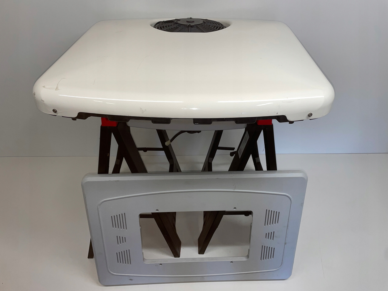 KLIMATYZACJA SLIMCOOL FACTORY PREP DAF MAN SCANIA - Klimakompressor für LKW: das Bild 1 KLIMATYZACJA SLIMCOOL FACTORY PREP DAF MAN SCANIA - Klimakompressor für LKW: das Bild 1