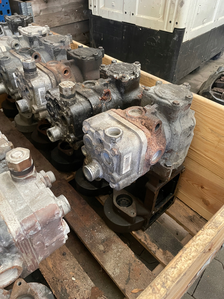 KOMPRESOR SPRĘŻARKA POWIETRZA MAN TGX TGS EURO 6 51540007146 - Kompressor, Druckluftanlage für LKW: das Bild 2 KOMPRESOR SPRĘŻARKA POWIETRZA MAN TGX TGS EURO 6 51540007146 - Kompressor, Druckluftanlage für LKW: das Bild 2