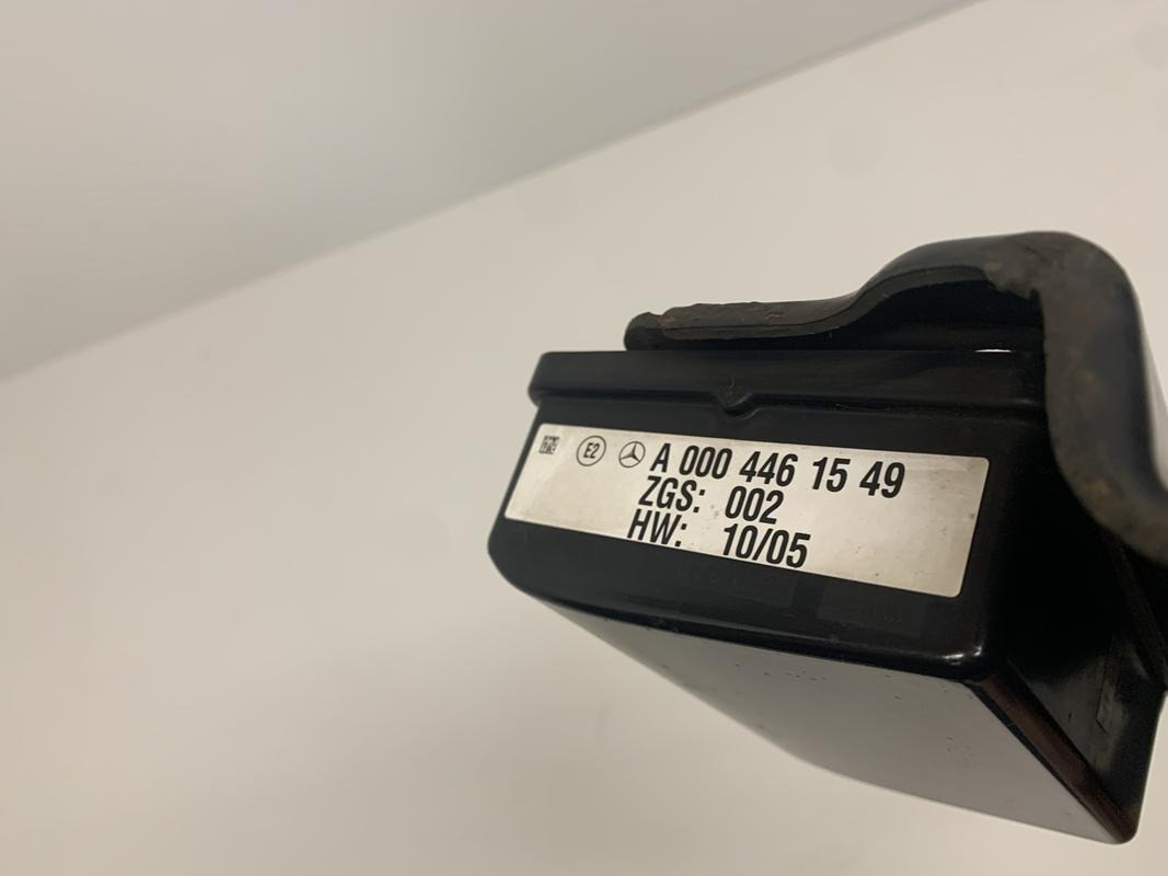 MERCEDES ACTROS MP4 RADAR DISTRONIC 0004461549 - Sensor für LKW: das Bild 4 MERCEDES ACTROS MP4 RADAR DISTRONIC 0004461549 - Sensor für LKW: das Bild 4