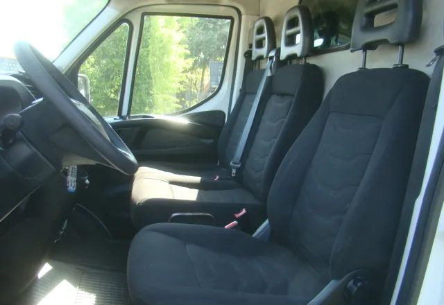 Iveco DAILY 35 S 15 MAXI L4 H2 KLIMATRONIC - Leasing Iveco DAILY 35 S 15 MAXI L4 H2 KLIMATRONIC: das Bild 13 Iveco DAILY 35 S 15 MAXI L4 H2 KLIMATRONIC - Leasing Iveco DAILY 35 S 15 MAXI L4 H2 KLIMATRONIC: das Bild 13