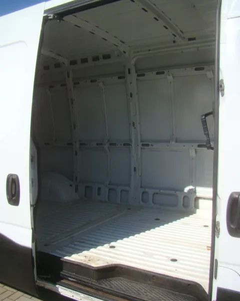 Iveco DAILY 35 S 15 MAXI L4 H2 KLIMATRONIC - Leasing Iveco DAILY 35 S 15 MAXI L4 H2 KLIMATRONIC: das Bild 10 Iveco DAILY 35 S 15 MAXI L4 H2 KLIMATRONIC - Leasing Iveco DAILY 35 S 15 MAXI L4 H2 KLIMATRONIC: das Bild 10