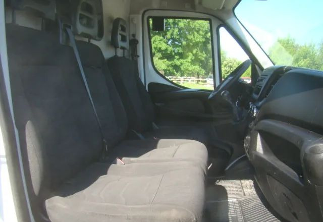 Iveco DAILY 35 S 15 MAXI L4 H2 KLIMATRONIC - Leasing Iveco DAILY 35 S 15 MAXI L4 H2 KLIMATRONIC: das Bild 12 Iveco DAILY 35 S 15 MAXI L4 H2 KLIMATRONIC - Leasing Iveco DAILY 35 S 15 MAXI L4 H2 KLIMATRONIC: das Bild 12