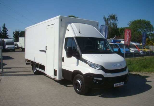 Iveco DAILY 70 C 18 3.0TDI 5.45M WINDA 1000KG - Koffer LKW: das Bild 3 Iveco DAILY 70 C 18 3.0TDI 5.45M WINDA 1000KG - Koffer LKW: das Bild 3