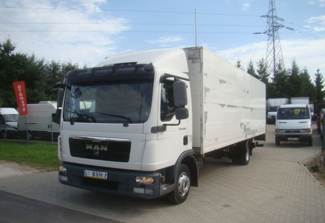 MAN TGL 12-220 8.10M KLIMA WINDA 2000KG - Koffer LKW: das Bild 1 MAN TGL 12-220 8.10M KLIMA WINDA 2000KG - Koffer LKW: das Bild 1