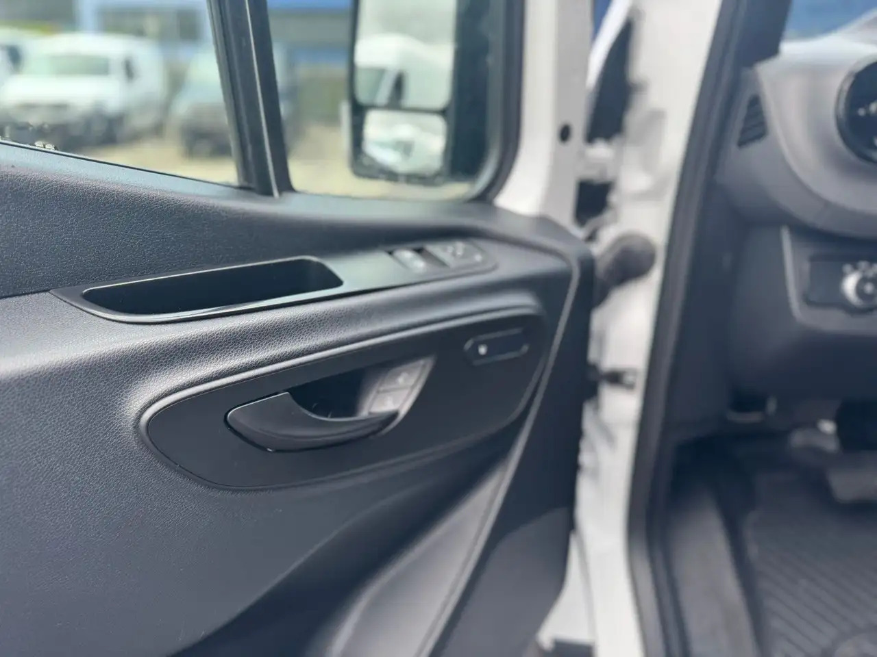 Mercedes-Benz Sprinter 317 CDI Maxi Lang LED MBUX Klima - Kastenwagen: das Bild 3 Mercedes-Benz Sprinter 317 CDI Maxi Lang LED MBUX Klima - Kastenwagen: das Bild 3