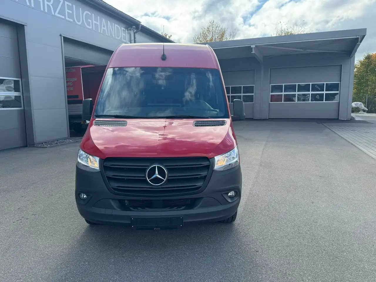 Mercedes-Benz Sprinter 317 CDI Maxi Lang Mixto AHK 3,5t MBUX - Kastenwagen: das Bild 2 Mercedes-Benz Sprinter 317 CDI Maxi Lang Mixto AHK 3,5t MBUX - Kastenwagen: das Bild 2