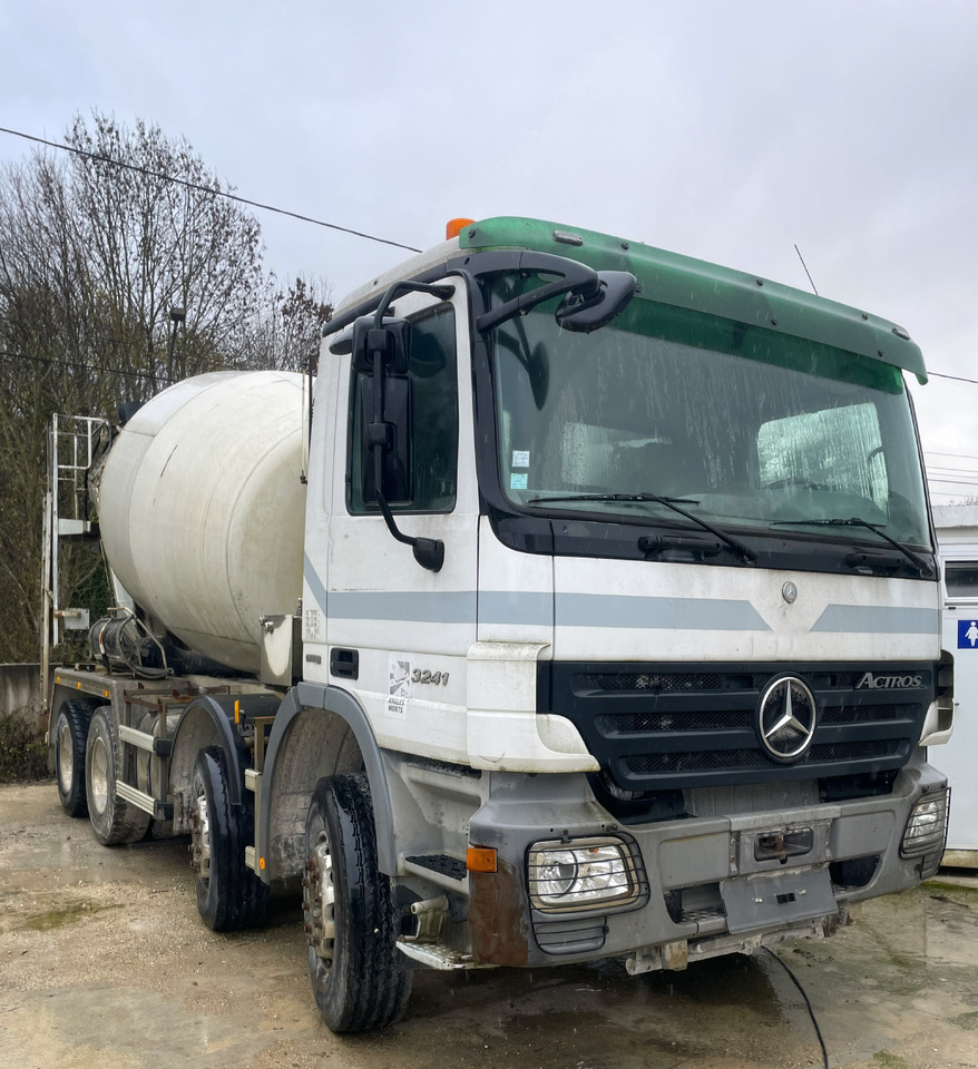 Mercedes Actros 3241 - Fahrmischer: das Bild 1 Mercedes Actros 3241 - Fahrmischer: das Bild 1