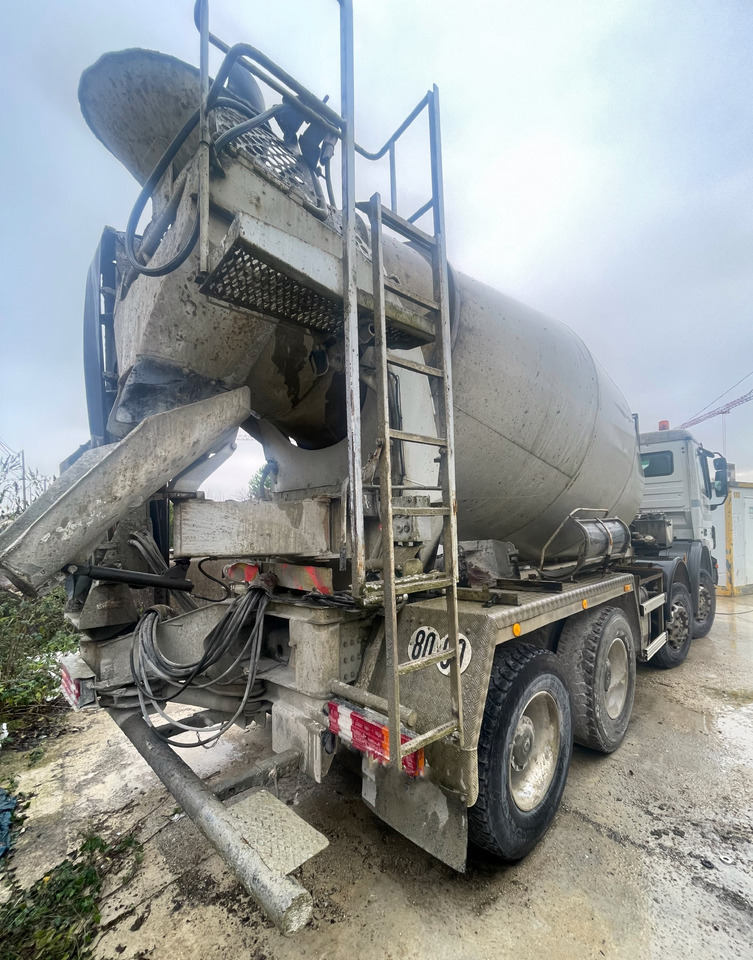 Mercedes Actros 3241 - Fahrmischer: das Bild 3 Mercedes Actros 3241 - Fahrmischer: das Bild 3