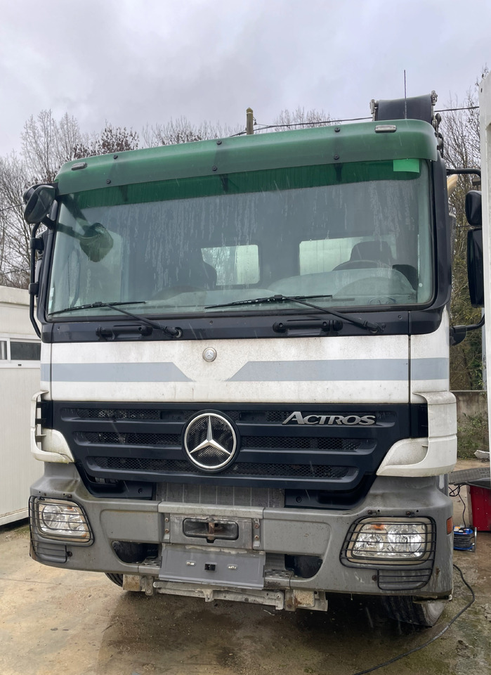 Mercedes Actros 3241 - Fahrmischer: das Bild 2 Mercedes Actros 3241 - Fahrmischer: das Bild 2