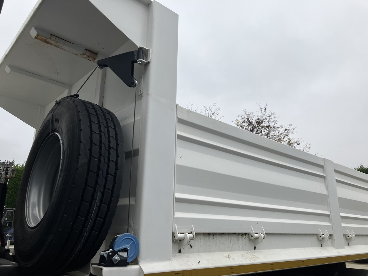 10m3 - Kippaufbau: das Bild 4 10m3 - Kippaufbau: das Bild 4