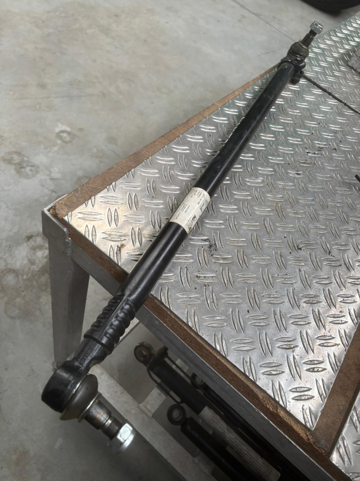 Gebrauchte MAN TGL 8.180 Spurstange / Lenkstange, Artikel - Nr. : 81.46610 - 6820 - Spurstange für LKW: das Bild 1 Gebrauchte MAN TGL 8.180 Spurstange / Lenkstange, Artikel - Nr. : 81.46610 - 6820 - Spurstange für LKW: das Bild 1