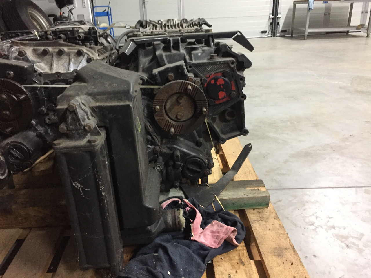 Gebrauchtes Getriebe MAN TGA 18.360, Typ : 12AS 2301, Artikel - Nr. : 81.32003 - 6655 - Getriebe für LKW: das Bild 4 Gebrauchtes Getriebe MAN TGA 18.360, Typ : 12AS 2301, Artikel - Nr. : 81.32003 - 6655 - Getriebe für LKW: das Bild 4