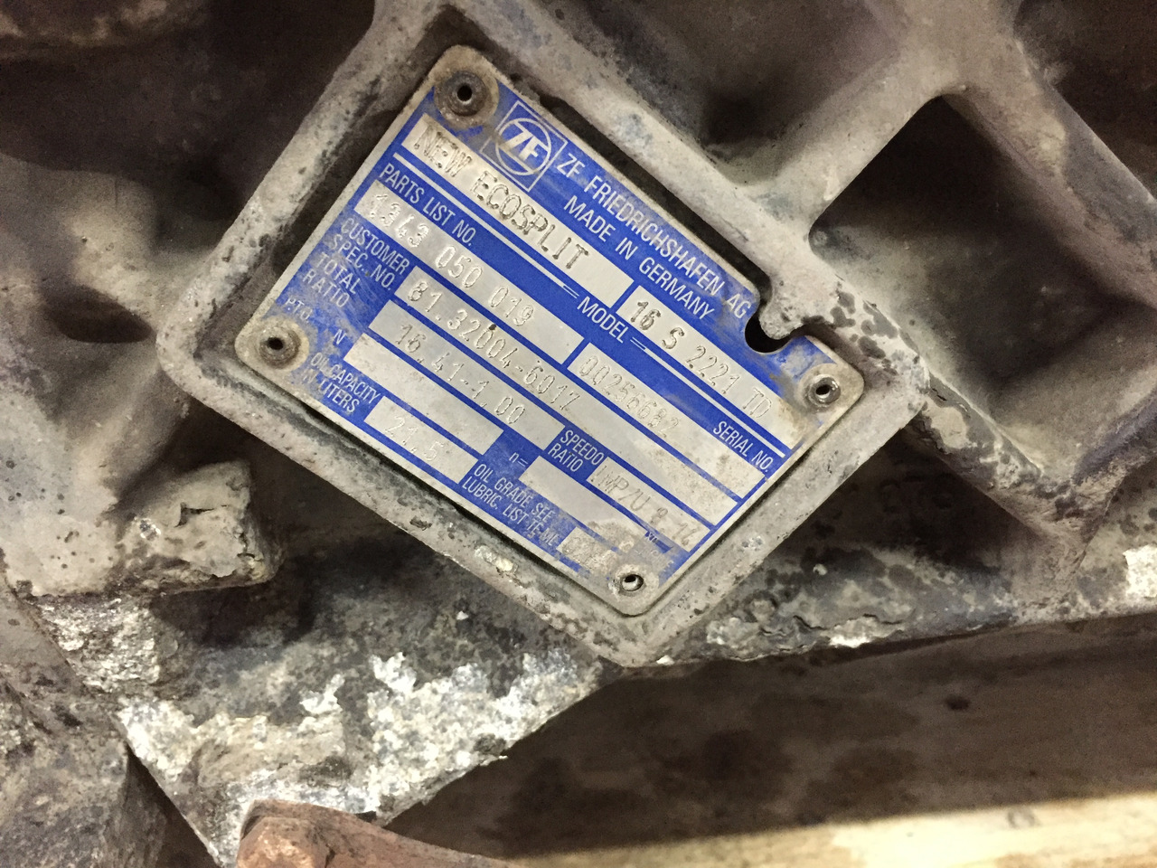 Gebrauchtes Getriebe MAN TGA 26.440 XXL, Typ 16S 2221 TD, Artikel - Nr.: 81.32004 - 6017 - Getriebe für LKW: das Bild 3 Gebrauchtes Getriebe MAN TGA 26.440 XXL, Typ 16S 2221 TD, Artikel - Nr.: 81.32004 - 6017 - Getriebe für LKW: das Bild 3