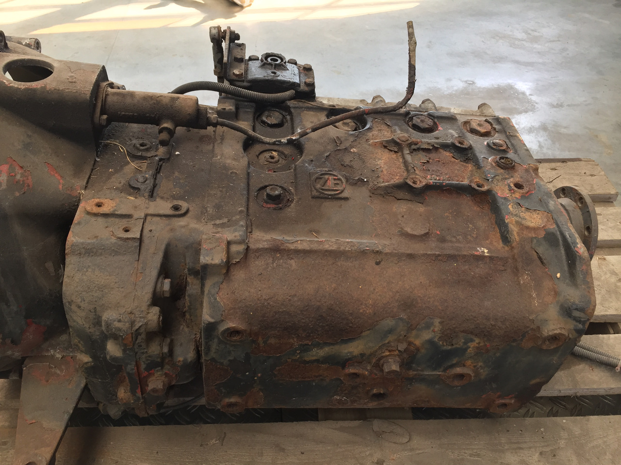 Gebrauchtes ZF Getriebe MAN 17.232, Typ : S6 - 65 + GV - 80, Artikel - Nr. : 81.32002 - 6082 - Getriebe für LKW: das Bild 5 Gebrauchtes ZF Getriebe MAN 17.232, Typ : S6 - 65 + GV - 80, Artikel - Nr. : 81.32002 - 6082 - Getriebe für LKW: das Bild 5