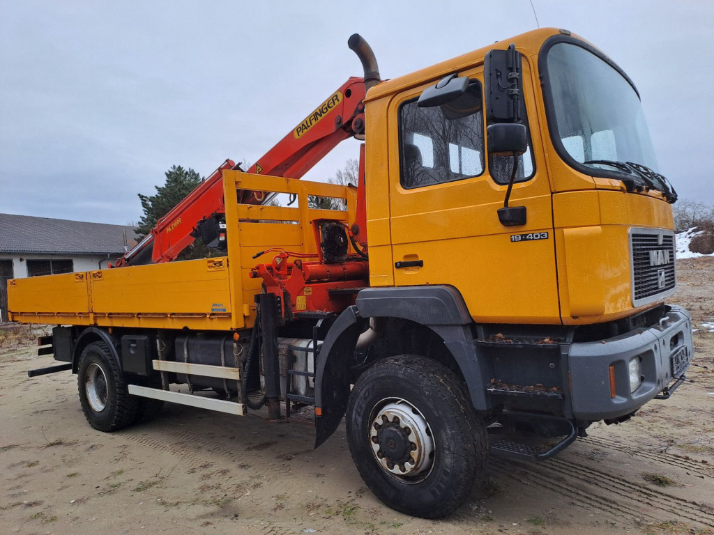 MAN 19.403 Pritsche 4x4 mit Palfingerkran PK 21000 mit Funk - Fernbedienung - Autokran: das Bild 3 MAN 19.403 Pritsche 4x4 mit Palfingerkran PK 21000 mit Funk - Fernbedienung - Autokran: das Bild 3