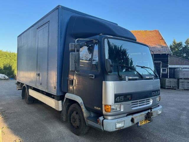 DAF DAF45 130 - Koffer LKW: das Bild 3 DAF DAF45 130 - Koffer LKW: das Bild 3