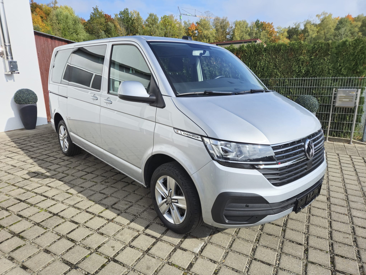 VOLKSWAGEN T6.1 Caravelle 4Motion/Automatik/Kamera/App-Con. - Personentransporter: das Bild 2 VOLKSWAGEN T6.1 Caravelle 4Motion/Automatik/Kamera/App-Con. - Personentransporter: das Bild 2