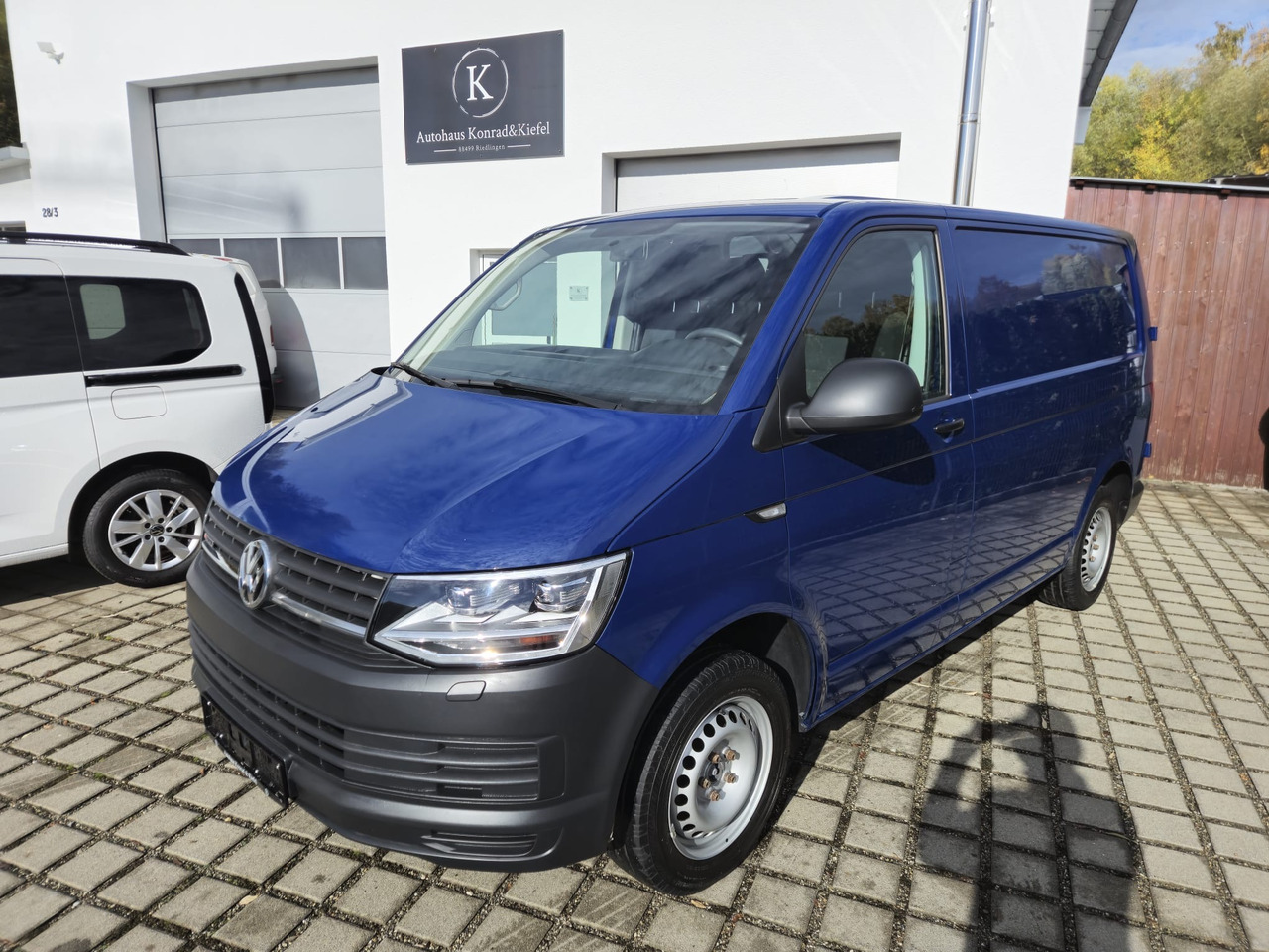 VOLKSWAGEN T6 Transporter Kasten-Kombi 4Motion/Navi/LED - Kastenwagen: das Bild 1 VOLKSWAGEN T6 Transporter Kasten-Kombi 4Motion/Navi/LED - Kastenwagen: das Bild 1