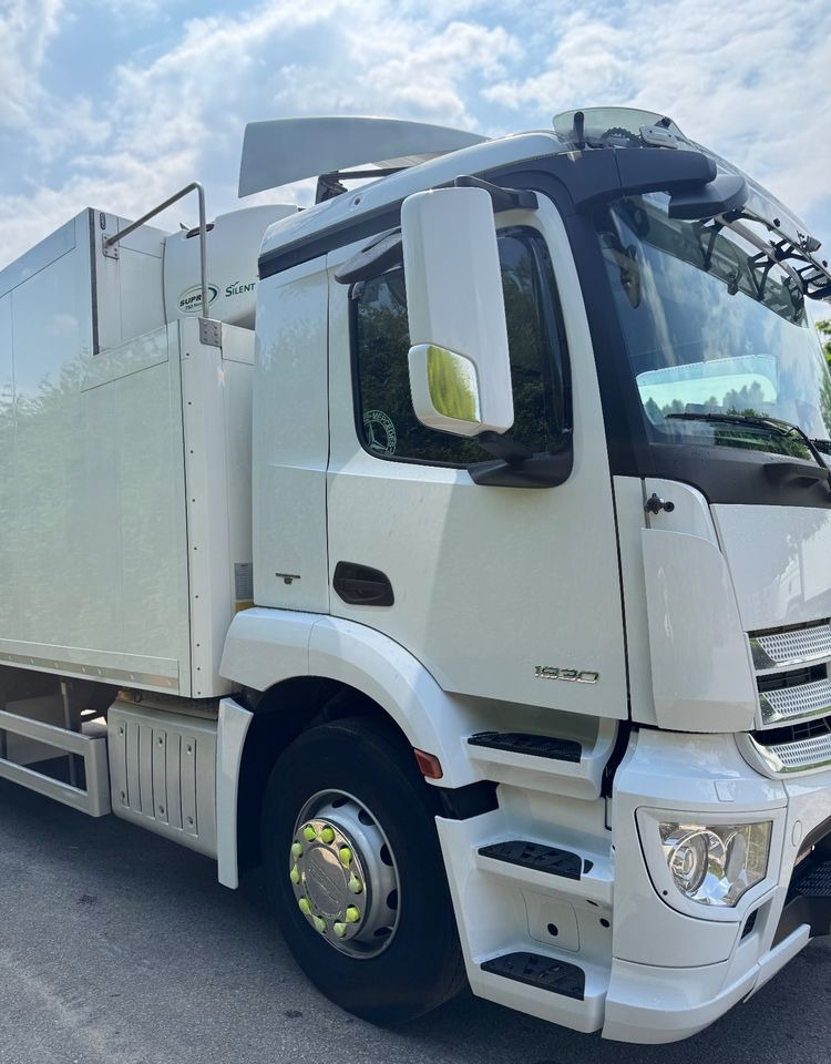 Mercedes-Benz ANTOS /1830/E 6/Chłodnia +Winda /18 Palet / Niski Przebieg122 Tys Km! - Kühlkoffer LKW: das Bild 5 Mercedes-Benz ANTOS /1830/E 6/Chłodnia +Winda /18 Palet / Niski Przebieg122 Tys Km! - Kühlkoffer LKW: das Bild 5