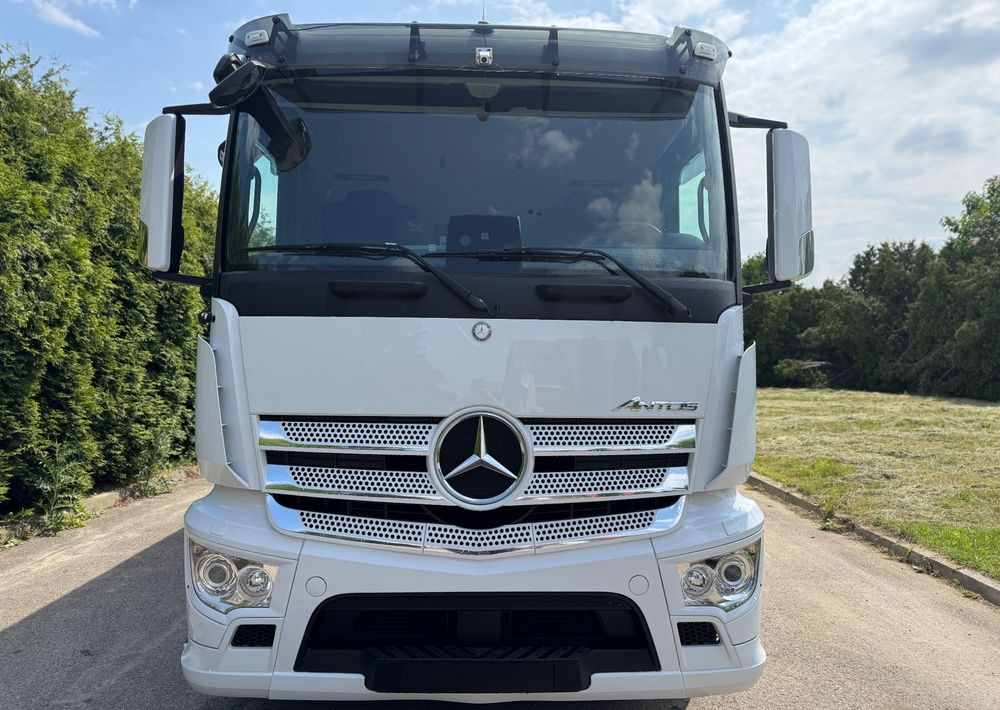 Mercedes-Benz ANTOS /1830/E 6/Chłodnia +Winda /18 Palet / Niski Przebieg122 Tys Km! - Kühlkoffer LKW: das Bild 1 Mercedes-Benz ANTOS /1830/E 6/Chłodnia +Winda /18 Palet / Niski Przebieg122 Tys Km! - Kühlkoffer LKW: das Bild 1