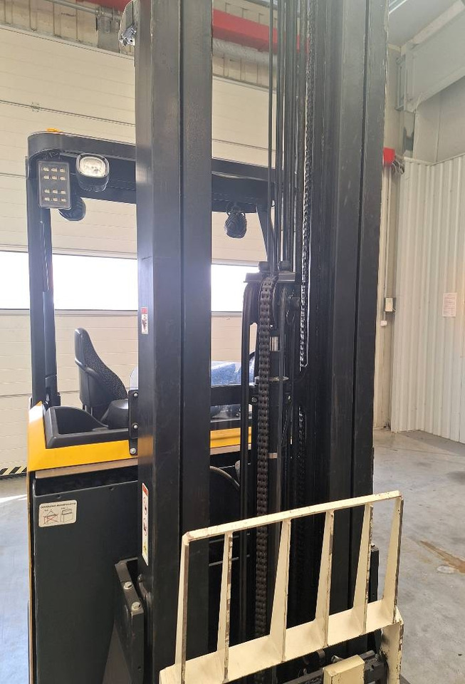 Yale MR 14 - Schubmaststapler: das Bild 4 Yale MR 14 - Schubmaststapler: das Bild 4