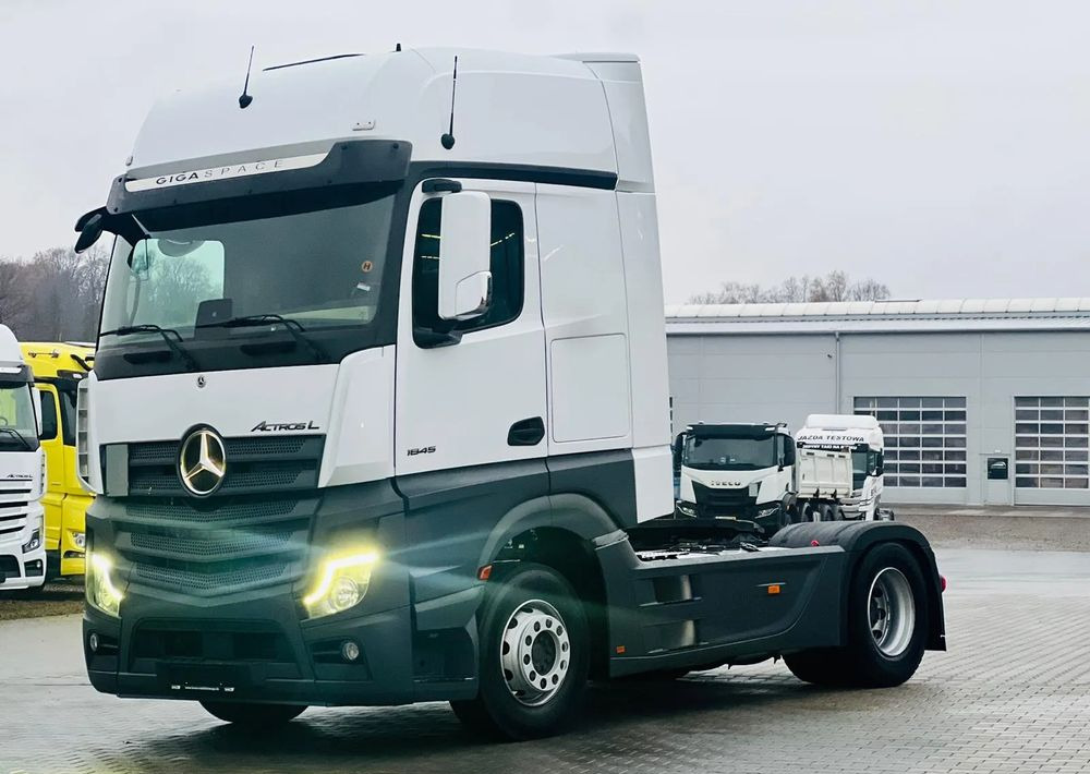 Mercedes-Benz ACTROS 1845 - Sattelzugmaschine: das Bild 2 Mercedes-Benz ACTROS 1845 - Sattelzugmaschine: das Bild 2