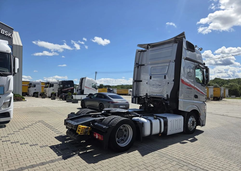 Mercedes-Benz ACTROS 1845 - Sattelzugmaschine: das Bild 4 Mercedes-Benz ACTROS 1845 - Sattelzugmaschine: das Bild 4