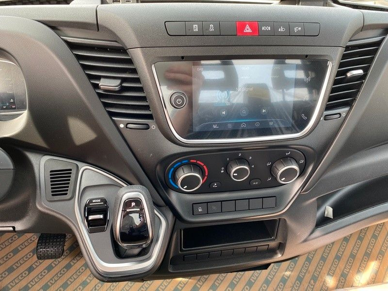 Iveco Daily 50C18HA8 Z Pritsche+Plane Iveco Daily 50C18HA8 Z Pritsche+Plane - Planen Transporter: das Bild 4 Iveco Daily 50C18HA8 Z Pritsche+Plane Iveco Daily 50C18HA8 Z Pritsche+Plane - Planen Transporter: das Bild 4