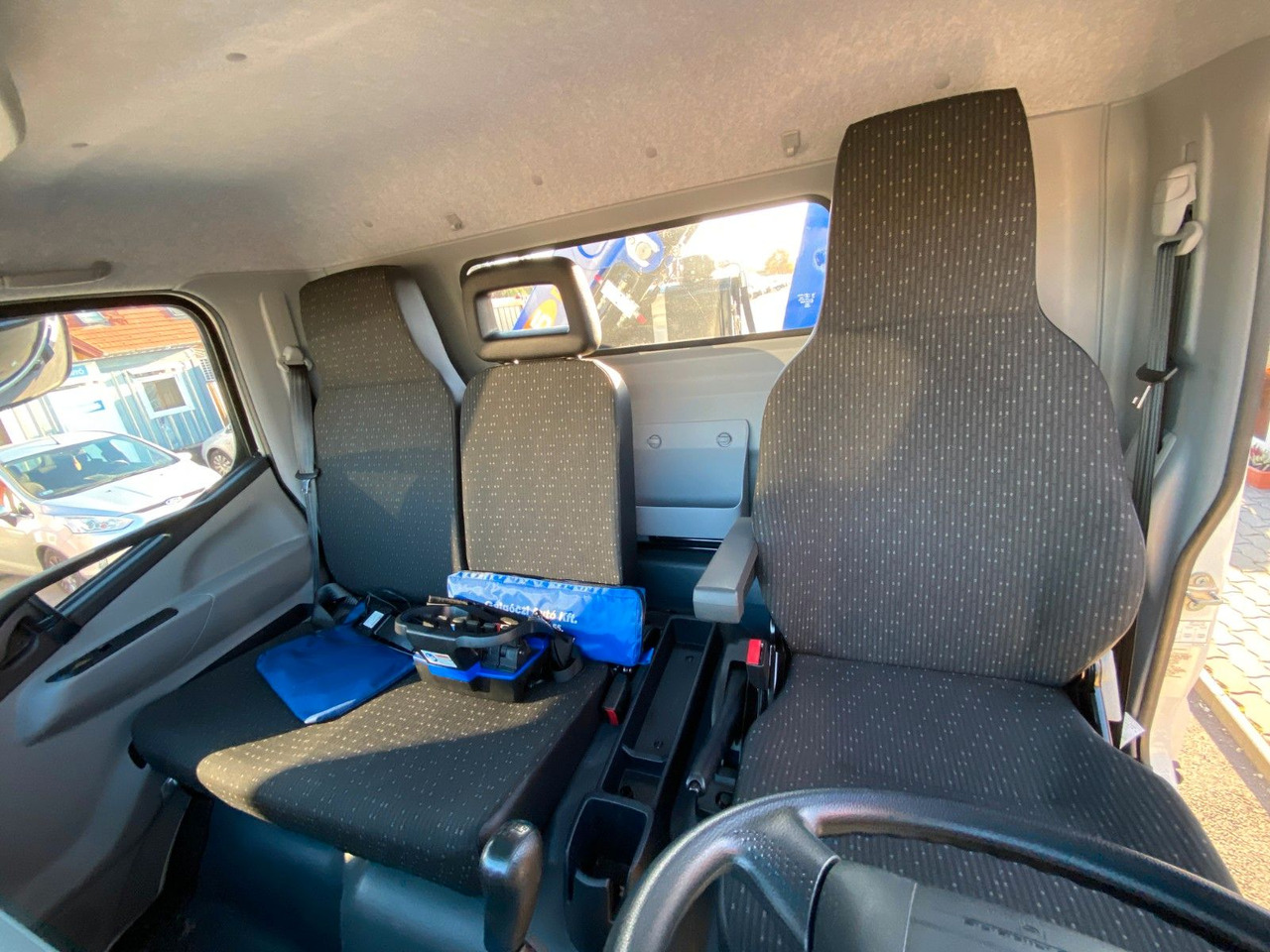 Pritsche Transporter Mitsubishi FUSO CANTER 6C18 4WD PRITSCHE+PM 6522P KRAN: das Bild 8