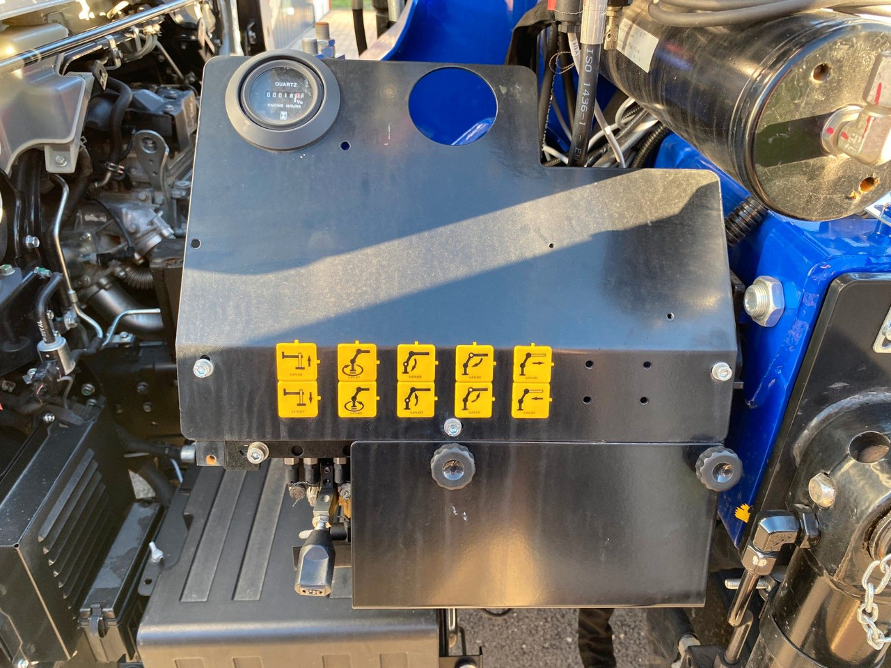 Pritsche Transporter Mitsubishi FUSO CANTER 6C18 4WD PRITSCHE+PM 6522P KRAN: das Bild 11