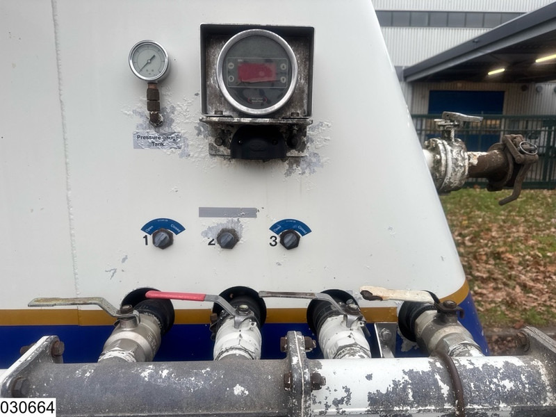 Tankauflieger Feldbinder Silo 40.000 Liter, 3 Comp: das Bild 9