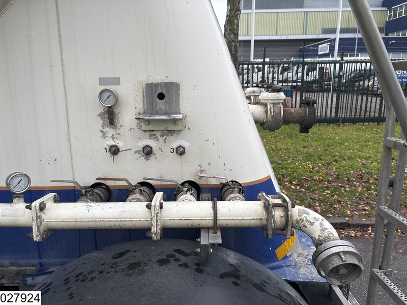 Feldbinder Silo 40.000 Liter - Tankauflieger: das Bild 3 Feldbinder Silo 40.000 Liter - Tankauflieger: das Bild 3