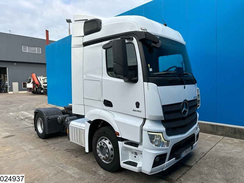 Mercedes-Benz Actros 1845 EURO 6, MP5 - Sattelzugmaschine: das Bild 2 Mercedes-Benz Actros 1845 EURO 6, MP5 - Sattelzugmaschine: das Bild 2