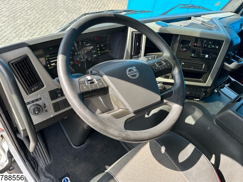 Volvo FM 330 EURO 6, Dhollandia - Koffer LKW: das Bild 5 Volvo FM 330 EURO 6, Dhollandia - Koffer LKW: das Bild 5