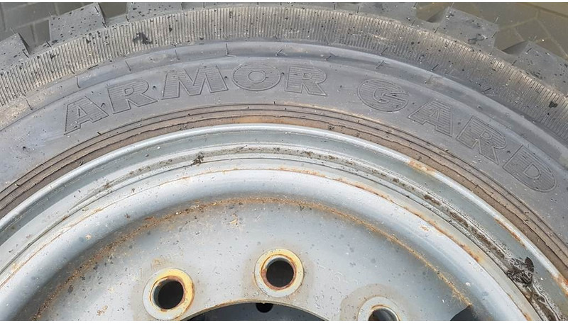 ARMOR Gard 9.00-20 - Tyre/Reifen/Band - Felgen und Reifen für Baumaschine: das Bild 3 ARMOR Gard 9.00-20 - Tyre/Reifen/Band - Felgen und Reifen für Baumaschine: das Bild 3