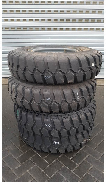 ARMOR Gard 9.00-20 - Tyre/Reifen/Band - Felgen und Reifen für Baumaschine: das Bild 1 ARMOR Gard 9.00-20 - Tyre/Reifen/Band - Felgen und Reifen für Baumaschine: das Bild 1