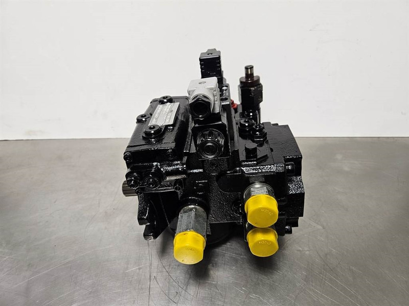 Giant 451T-Bondioli& Pavesi M4PV28-28-Drive pump/Rijpomp - Hydraulik für Baumaschine: das Bild 4 Giant 451T-Bondioli& Pavesi M4PV28-28-Drive pump/Rijpomp - Hydraulik für Baumaschine: das Bild 4