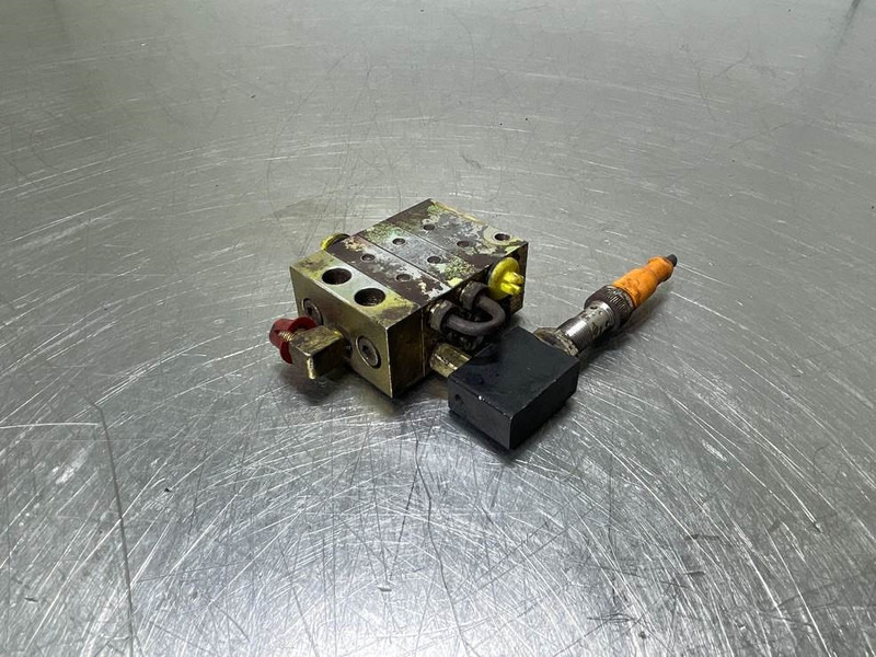 Liebherr L524-10444143 / 11341172-Lubricating system - Rahmen/ Chassis für Baumaschine: das Bild 3 Liebherr L524-10444143 / 11341172-Lubricating system - Rahmen/ Chassis für Baumaschine: das Bild 3