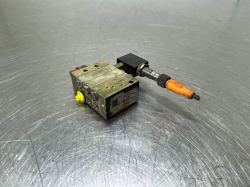 Liebherr L524-10444143 / 11341172-Lubricating system - Rahmen/ Chassis für Baumaschine: das Bild 4 Liebherr L524-10444143 / 11341172-Lubricating system - Rahmen/ Chassis für Baumaschine: das Bild 4