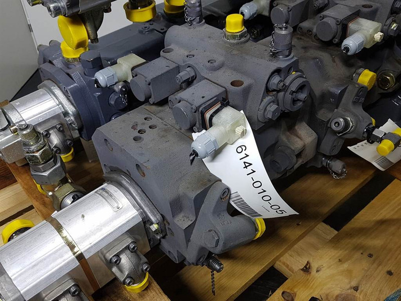 Linde HPV55-02L - Vögele - 2075251 -Drive pump/Fahrpumpe - Hydraulik: das Bild 1 Linde HPV55-02L - Vögele - 2075251 -Drive pump/Fahrpumpe - Hydraulik: das Bild 1