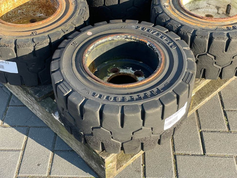 Linde -Trelleborg 200/50-10-Tire/Reifen/Band - Felgen und Reifen für Baumaschine: das Bild 2 Linde -Trelleborg 200/50-10-Tire/Reifen/Band - Felgen und Reifen für Baumaschine: das Bild 2