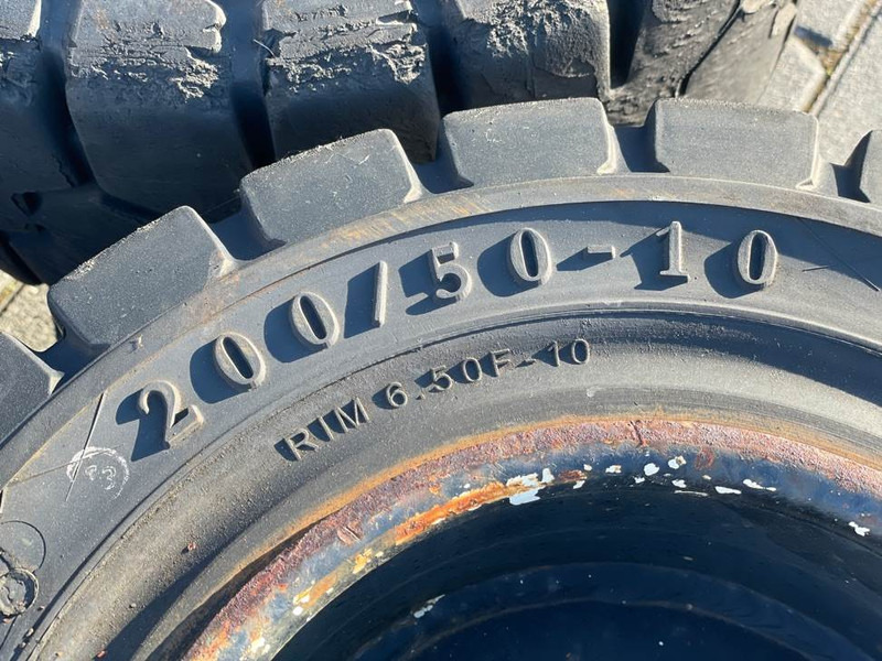 Linde -Trelleborg 200/50-10-Tire/Reifen/Band - Felgen und Reifen für Baumaschine: das Bild 5 Linde -Trelleborg 200/50-10-Tire/Reifen/Band - Felgen und Reifen für Baumaschine: das Bild 5